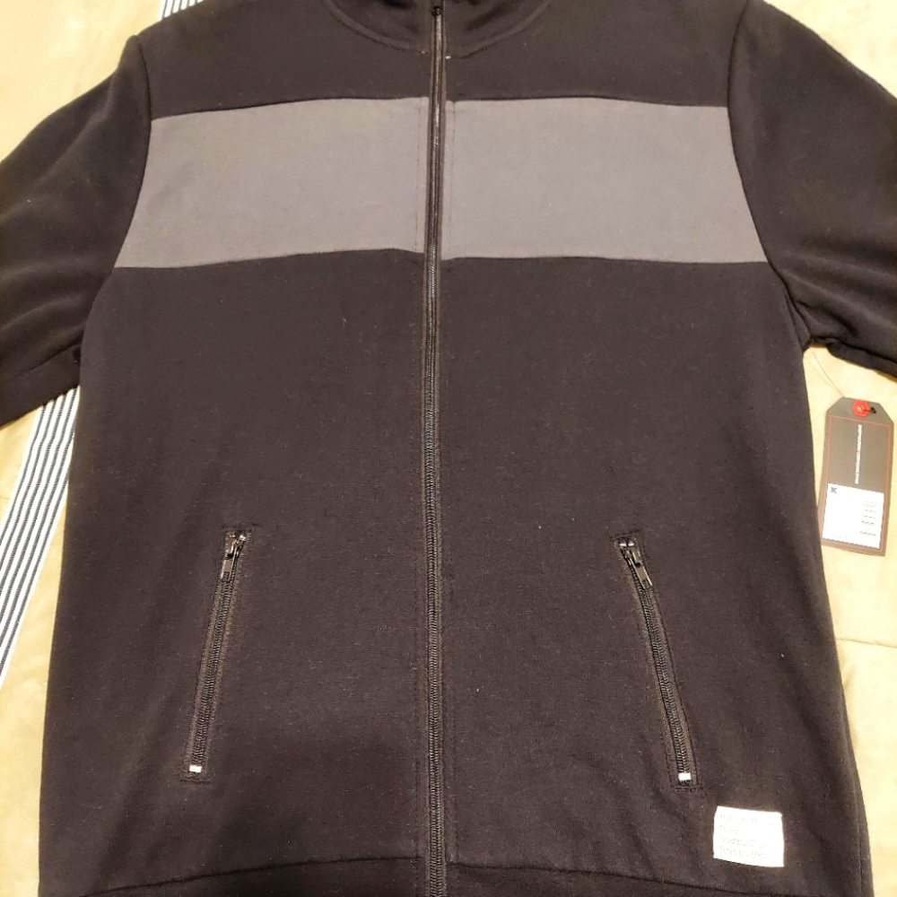 Adam Levine, Zipper sweater, black